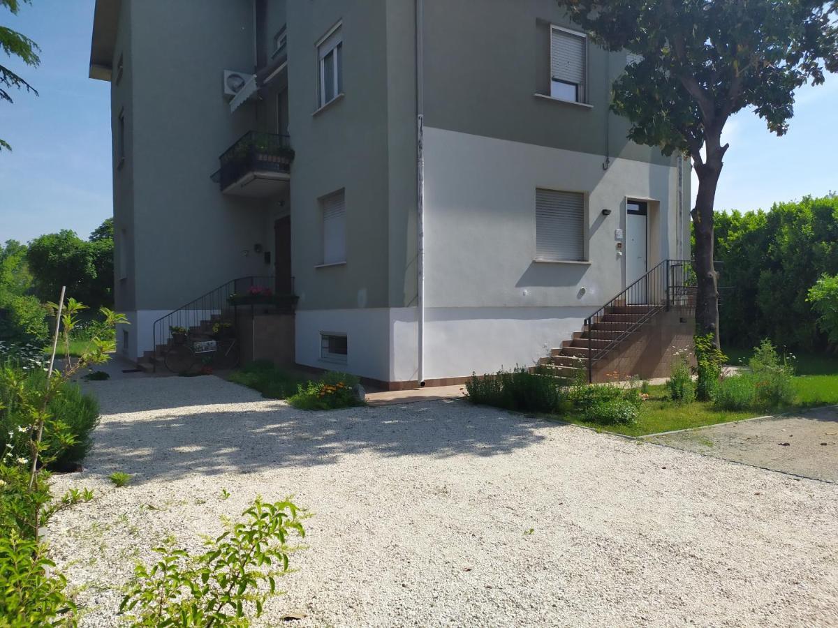 Casa Vacanze I Giardini di Marzo San Giorgio di Mantova Esterno foto